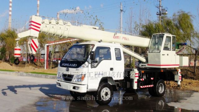 點(diǎn)擊查看詳細(xì)信息<br>標(biāo)題：8噸汽車吊 閱讀次數(shù)：3070
