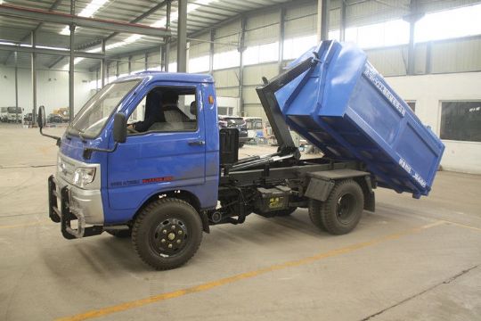 點擊查看詳細信息<br>標(biāo)題：鉤臂式垃圾車 閱讀次數(shù)：3899