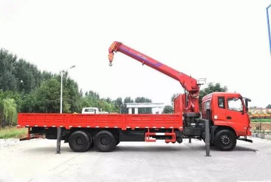 點擊查看詳細信息<br>標題：10噸東風隨車吊 閱讀次數(shù)：1772