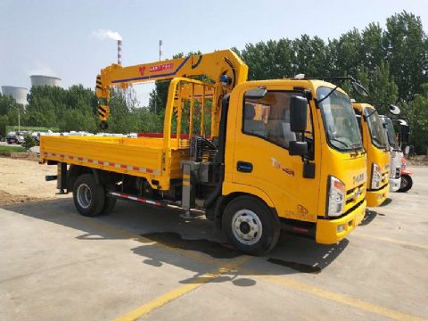點擊查看詳細(xì)信息<br>標(biāo)題：4噸唐駿隨車吊 閱讀次數(shù)：2005