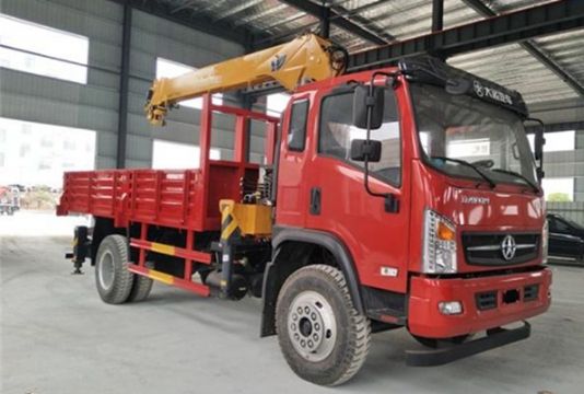點擊查看詳細(xì)信息<br>標(biāo)題：5噸大運隨車吊 閱讀次數(shù)：2118