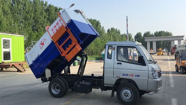 點擊查看詳細信息<br>標(biāo)題：藍牌時風(fēng)風(fēng)菱垃圾車 閱讀次數(shù)：2248